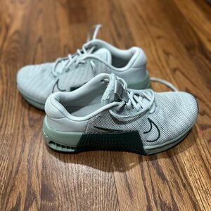 Nike Metcon 9 Green Sneakers - Women 8